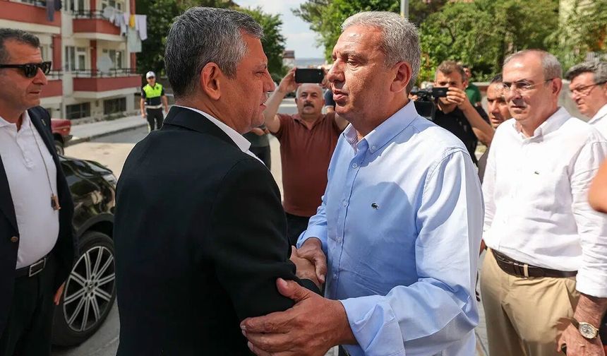 Özgür Özel'den Çorum'da taziye ziyareti