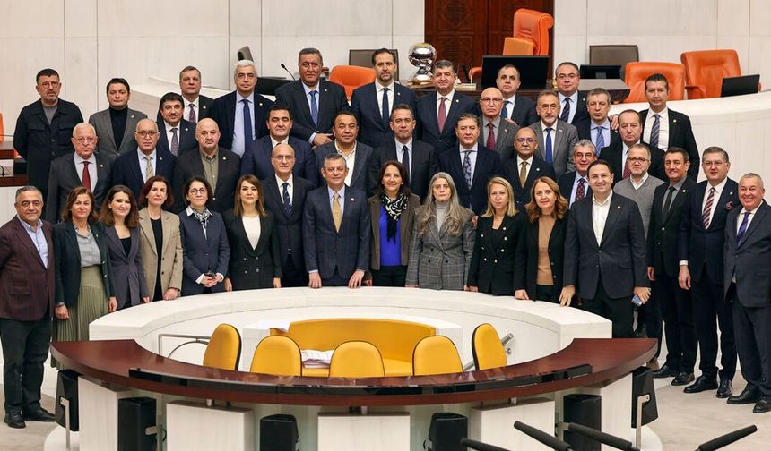 Yeni Parti'de 8 kurucu İzmir'den
