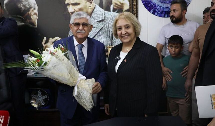 Asuman Şen koltuğa oturdu