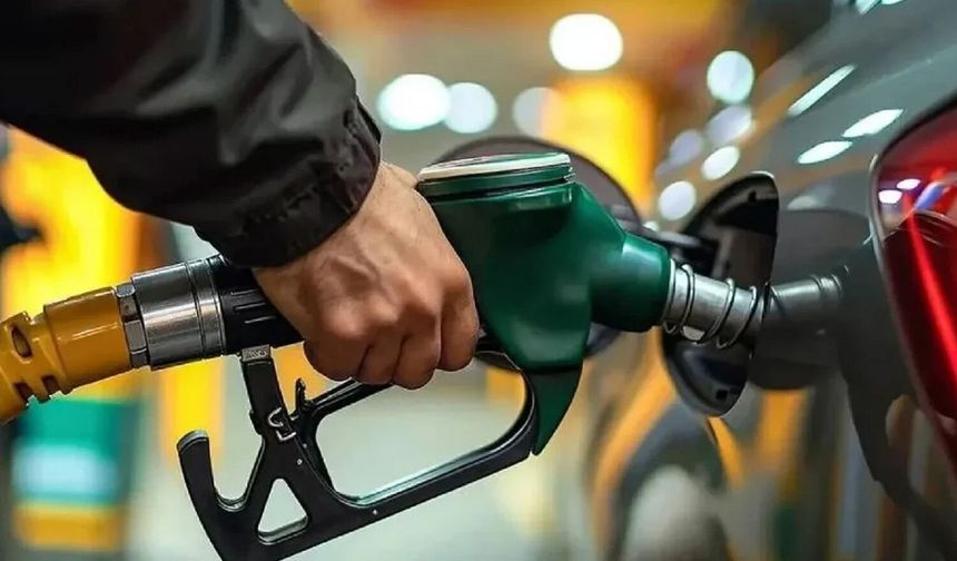 Benzine bir zam daha geliyor: Tabela yeniden değişecek
