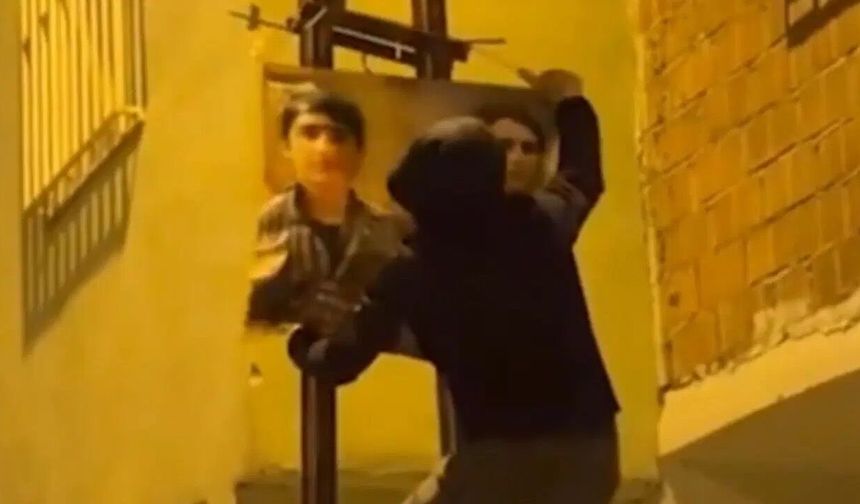 Diyarbakır'da t*rör örgütü posterlerine 4 gözaltı