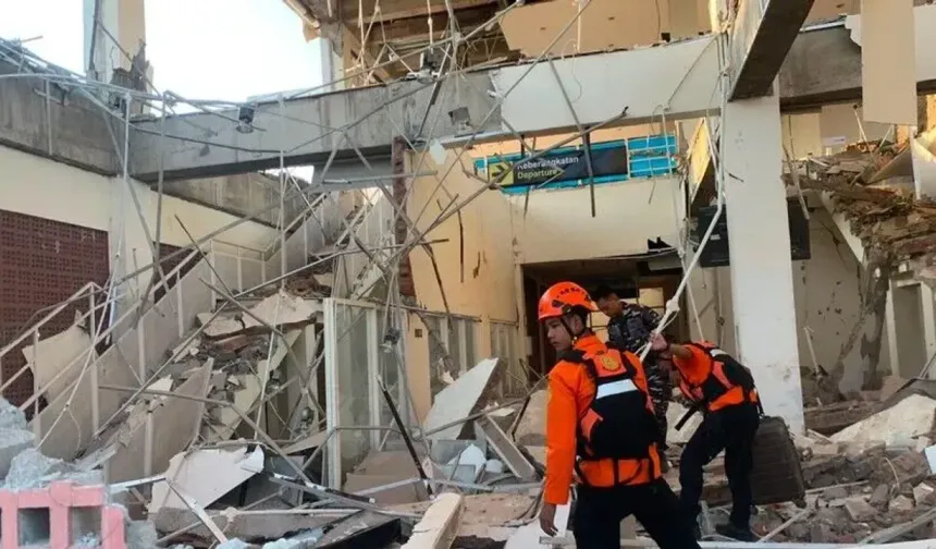 Endonezya'da 7,7'lik deprem: Can kaybı 51'e çıktı
