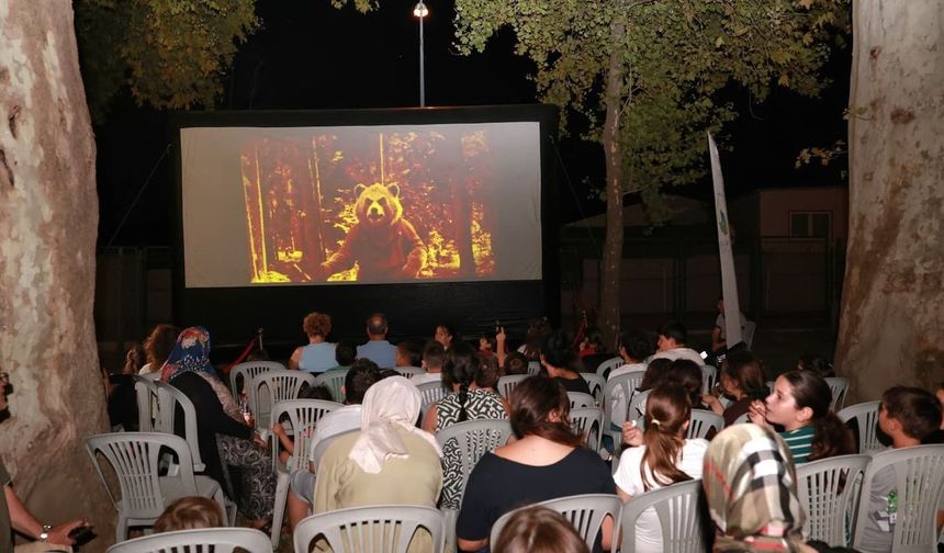 Osmangazi'de Yazlık Sinema Çocukları Buluşturdu