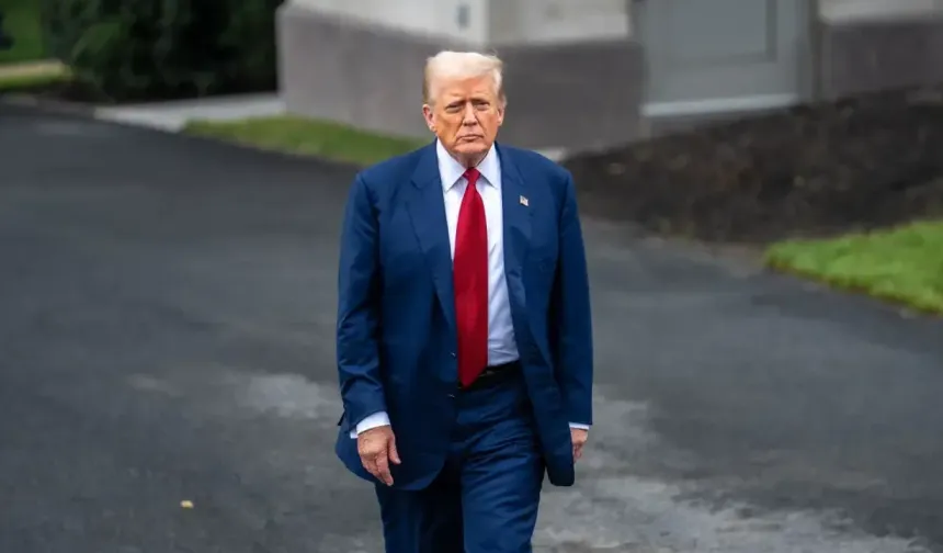 Trump, İran tehdidi nedeniyle gizlice askeri uçağa geçti