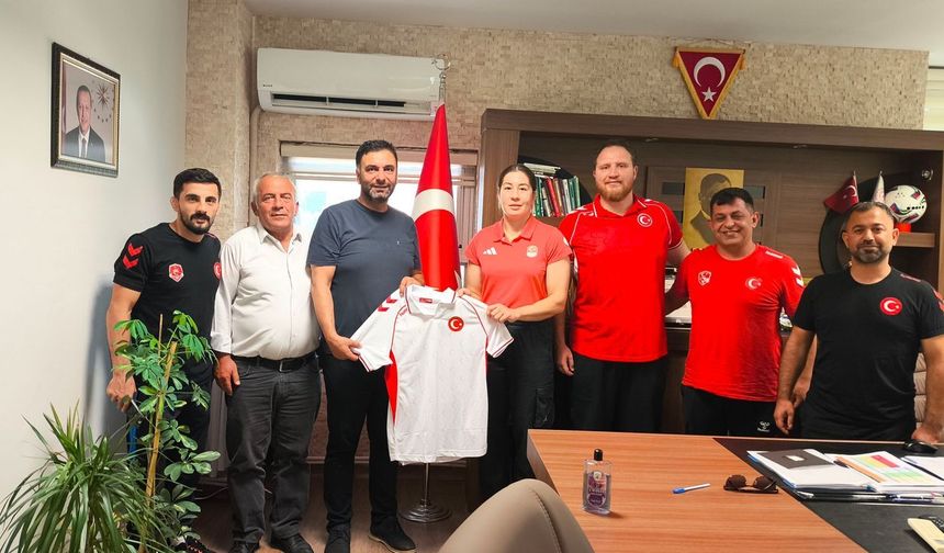 U-20 Kadın Güreş Milli Takımı hazırlıklarını sürdürüyor