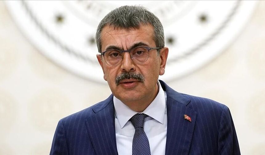 Yusuf Tekin'den serbest kıyafet açıklaması