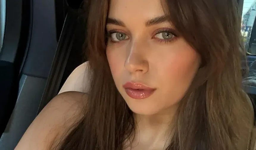 Afra Saraçoğlu havalimanında gözaltına alındı