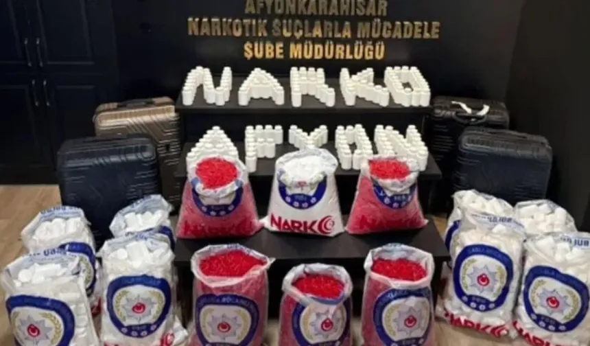 Afyonkarahisar'da araçtan uyuştur*cu çıktı