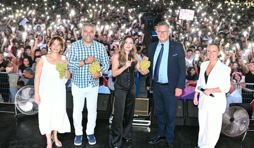 Alaşehir'in Kurtuluşunda Merve Özbey Coşkusu
