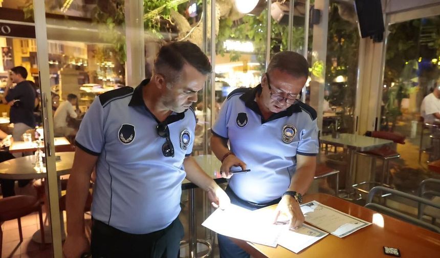 Alsancak'ta Belediye gece denetimi yaptı