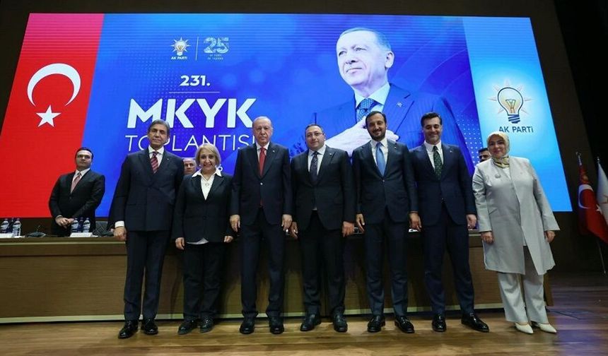 Başkan Vekili AKP Genel Merkezi'ne gitti