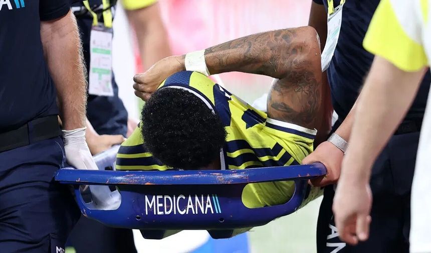 Fenerbahçe'den Jayden Oosterwolde açıklaması: Ameliyat oldu