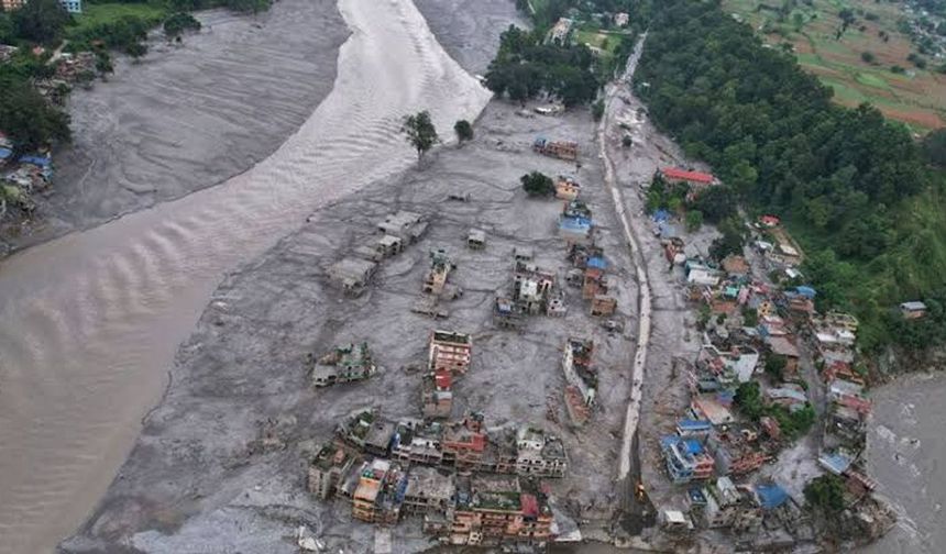 Nepal'de sel felaketi: Yıkım havadan görüntülendi