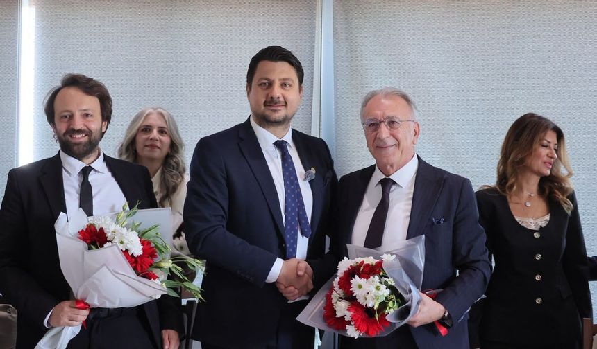 İzmir Barosu'nda devir teslim töreni yapıldı