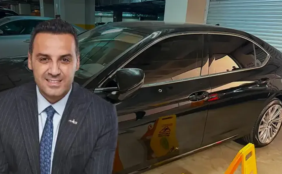 İzmir'de belediye başkanının makam aracına silahlı saldırı!