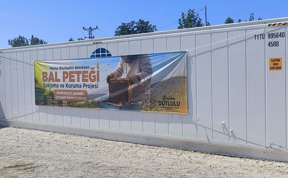 Arıcıların Petekleri güvelere karşı korunacak