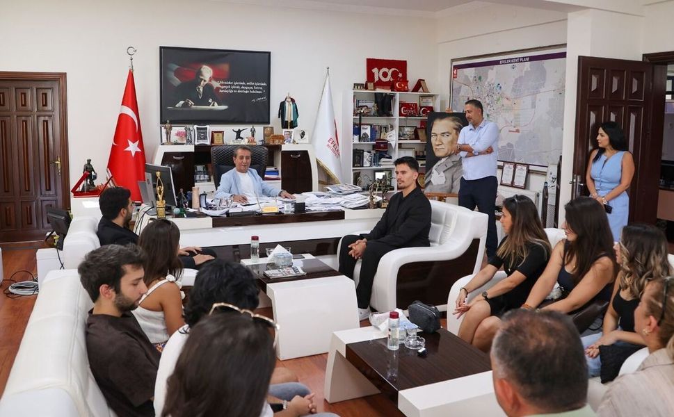 Efeler'in Gençleri Başkan Yetişkin'le Buluştu