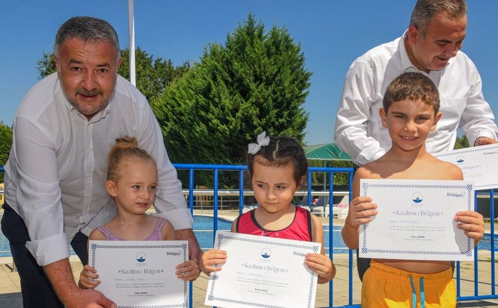Osmangazi'de Yüzme Eğitimi Sertifikayla Taçlandı