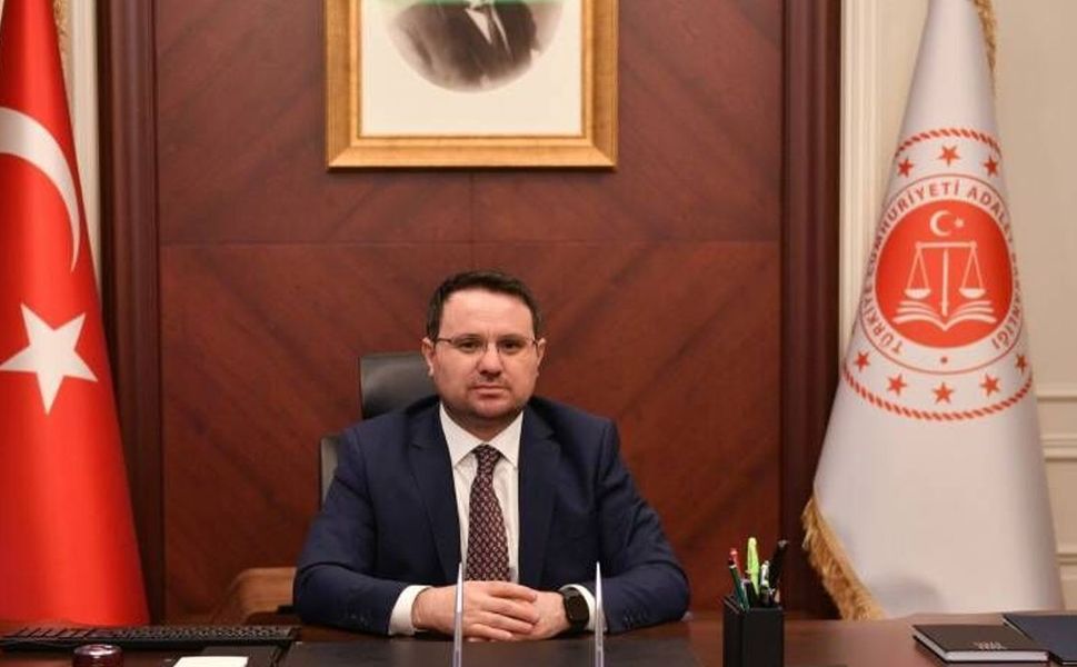Akın Gürlek'ten 81 ile 'cinsiyetsizleştirme' genelgesi