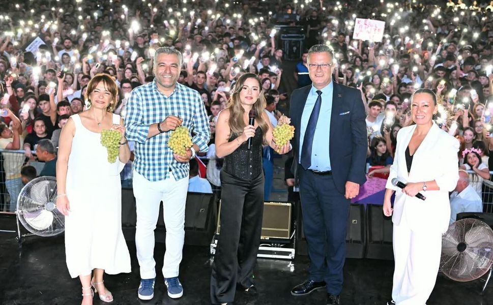 Alaşehir'in Kurtuluşunda Merve Özbey Coşkusu