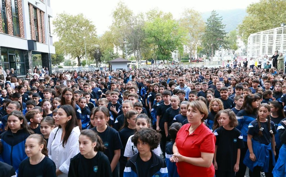 Başkan Aydın öğrencilerin ilk gün heyecanını paylaştı
