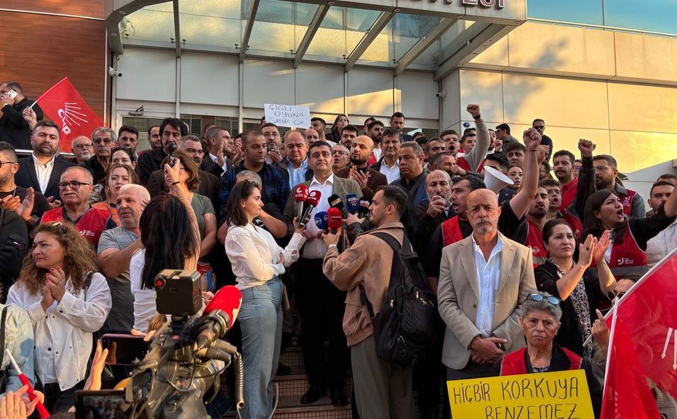 CHP'li Karadağ'dan Özgür Özel'e: Bu kepazeliğin sebebi sizsiniz!