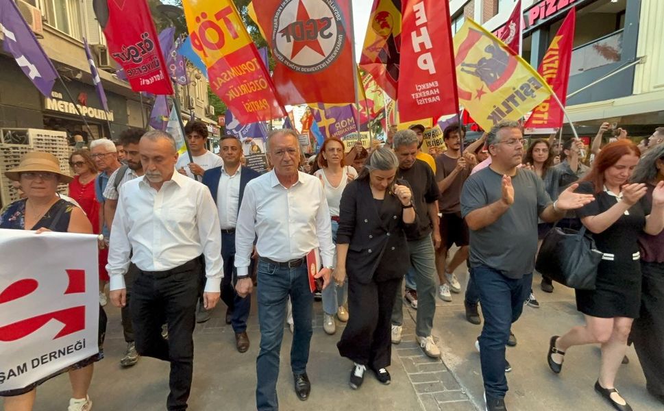Feminist Gece Yürüyüşü'nde arbede!