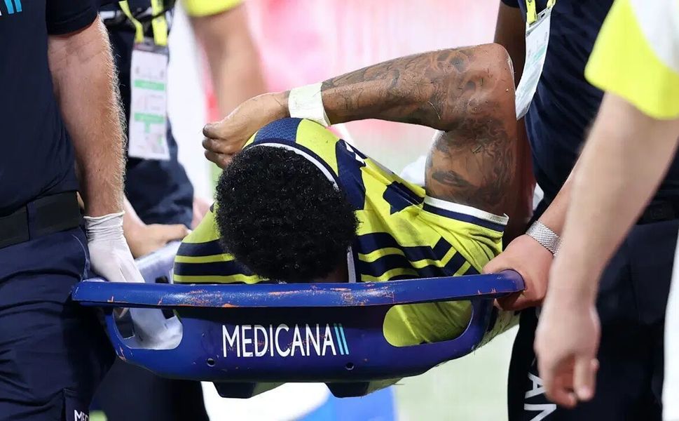 Fenerbahçe'den Jayden Oosterwolde açıklaması: Ameliyat oldu