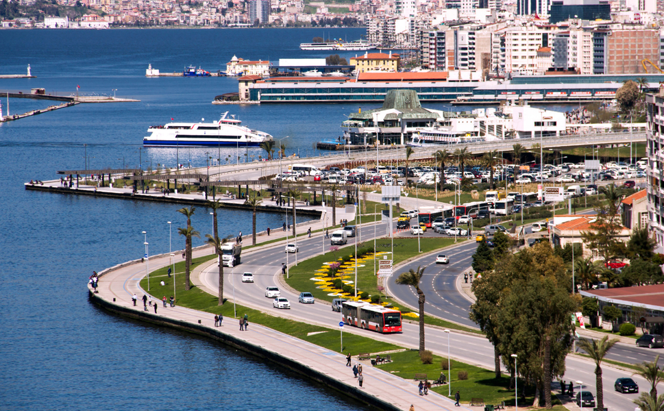İzmir'de sıcak hava devam ediyor