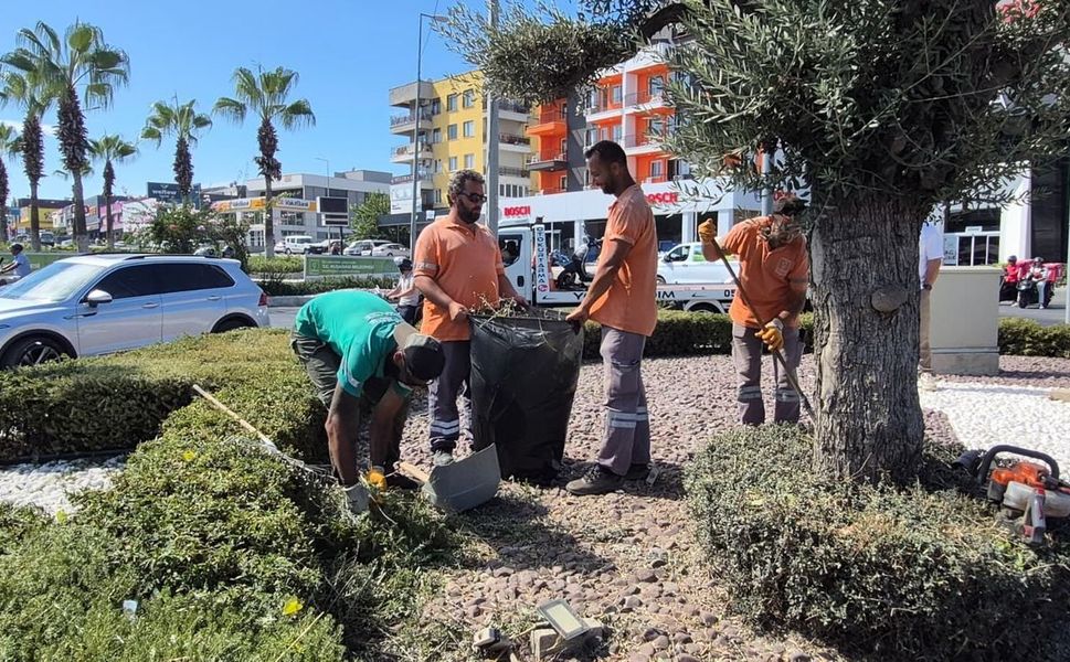 Kentin yeşil dokusuna Kuşadası'ndan profesyonel dokunuş