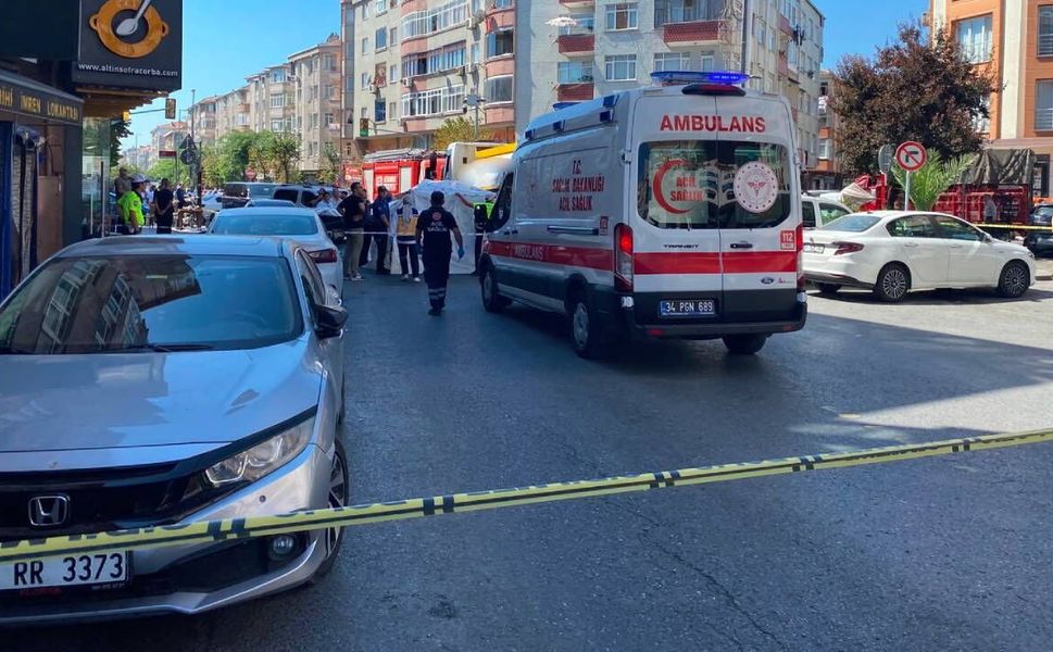 Küçükçekmece'de feci kaza: Kadın hayatını kaybetti