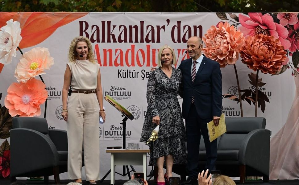 Manisa'da Balkan Türküleri Yankılandı