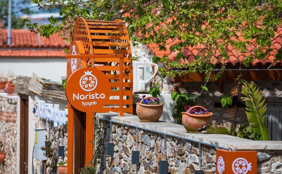 Narista 160 bin misafir barajını aştı