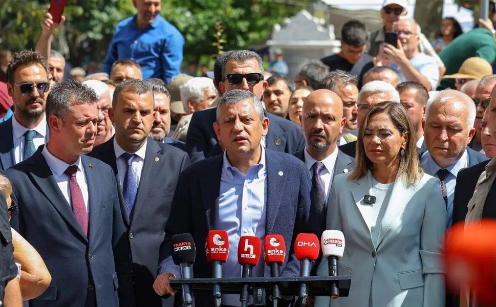 Özgür Özel'den Üsküdar tepkisi: 'Kapkaç yapacaklar'