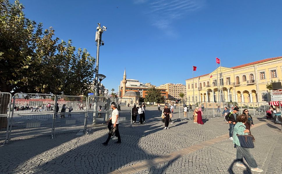 Açıklamaya izin çıkmadı: Konak Meydanı ablukada!