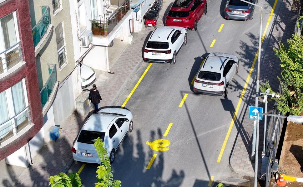 Başkan Yetişkin'den Efeler'in yollarına asfalt dokunuşu