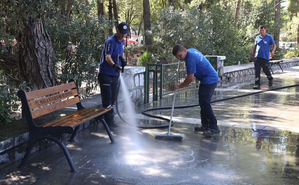 Büyükşehir'den sağlıklı ve temiz çevre için yoğun mesai