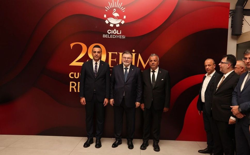 Çiğli'de Cumhuriyet'in 103. yılı coşkuyla kutlandı