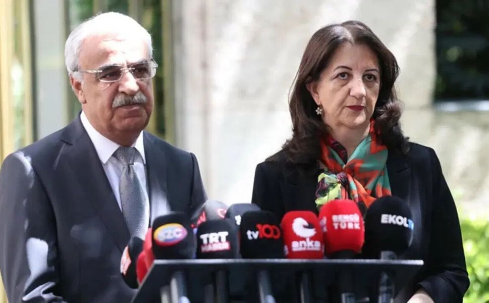 DEM Parti heyetinden Cevdet Yılmaz'a sürpriz ziyaret