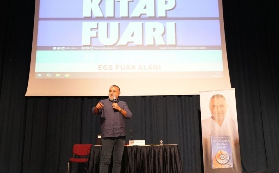 Denizli TÜYAP Kitap Fuarı'nda yazar yağmuru sürüyor
