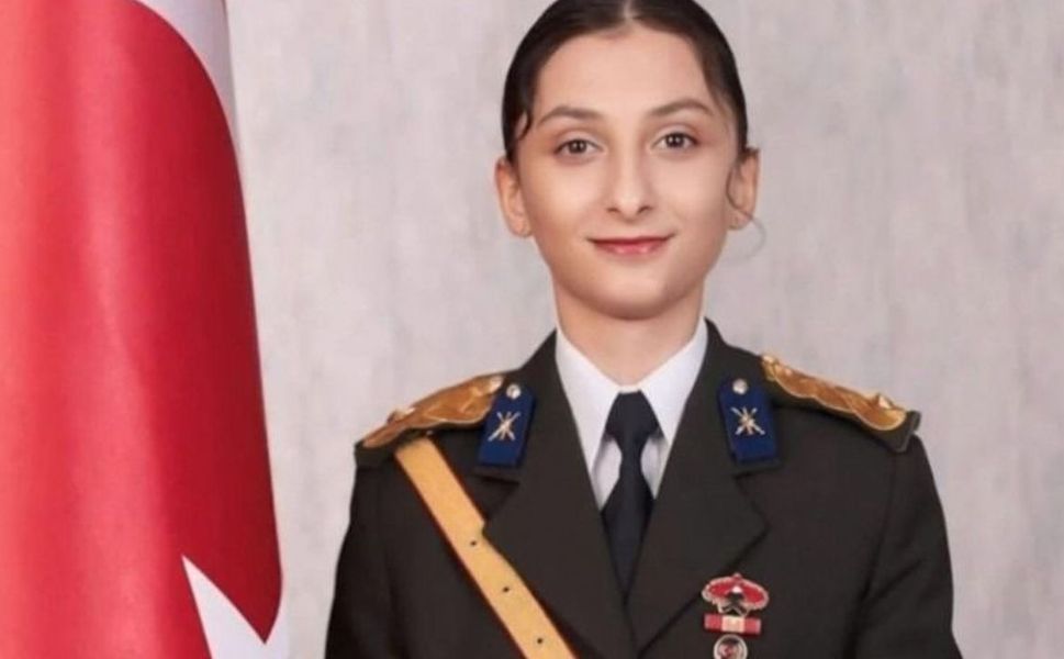 Ebru Eroğlu'nun babası işten çıkarıldı