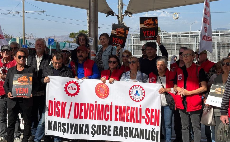 Emeklilerden 'sansür ve kayyıma karşı' dayanışma gösterisi