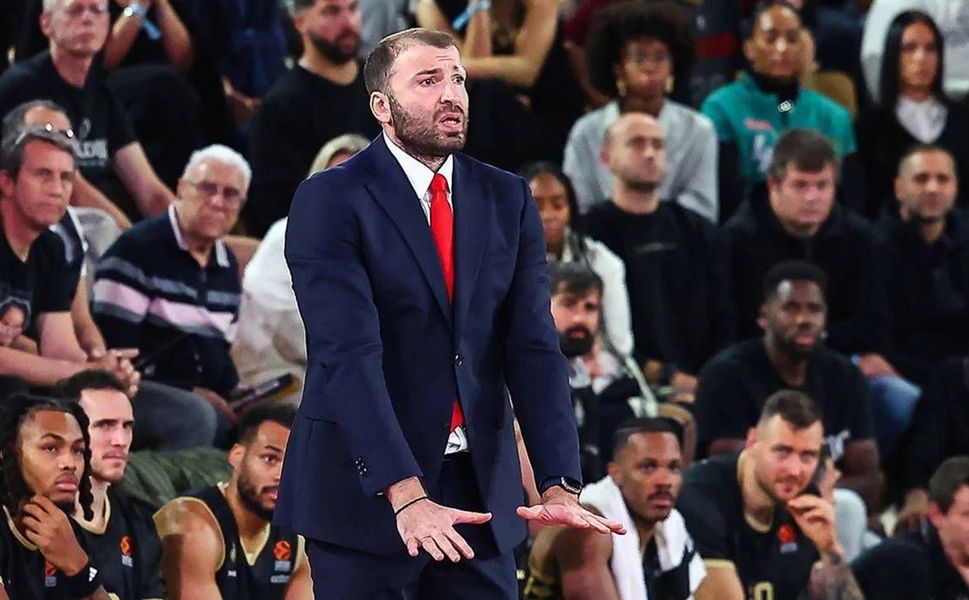 Galatasaray yeni başantrenörünü TBF'ye bildirdi