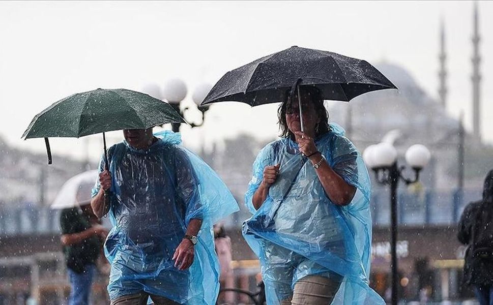İstanbul'da sağanak nedeniyle eğitim ve sınavlara ara