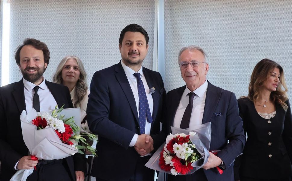 İzmir Barosu'nda devir teslim töreni yapıldı
