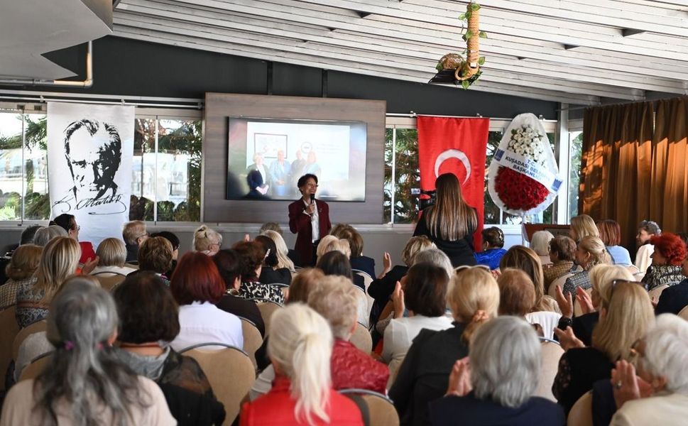 Kuşadası'nda 'kadınlar var, herkese barış zirve 2026 buluşması' başladı