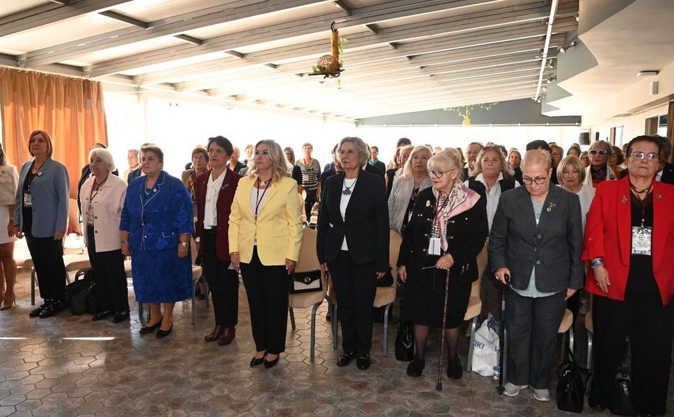 Kuşadası'nda 'Kadınlar var' zirvesi başladı