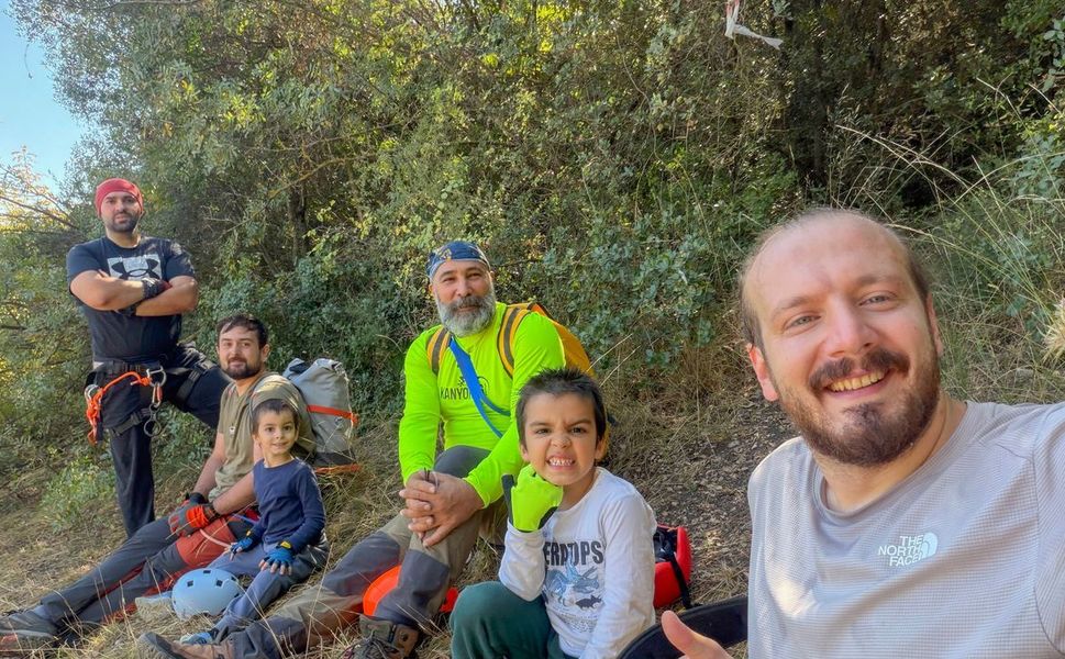 Manisa'nın en küçük kanyon sporcuları Spil'de parkuru geçti