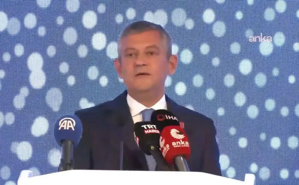 Özgür Özel, Sosyalist Enternasyonal toplantısına katıldı