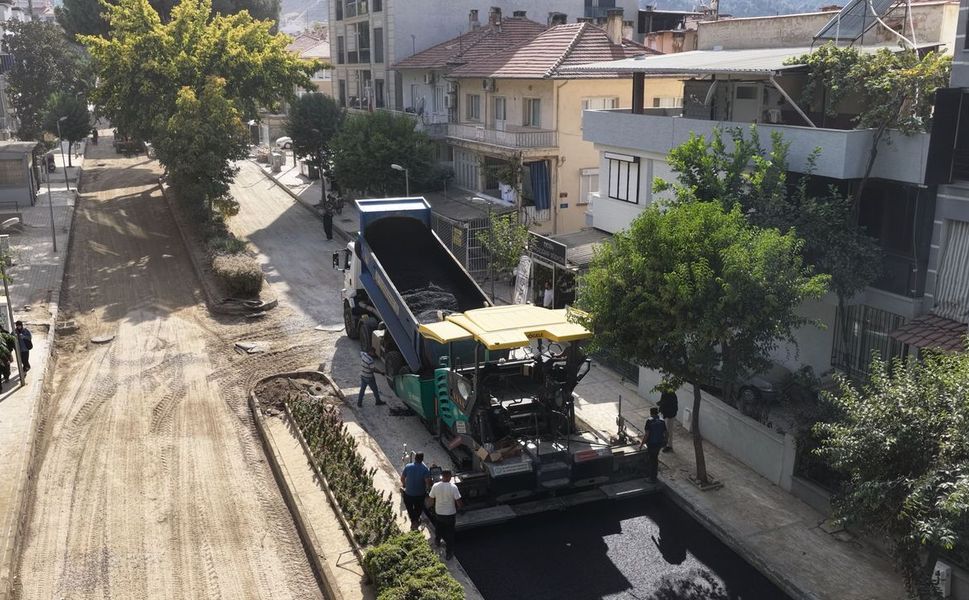 Salihli'de Ferah Caddesi Yenileniyor